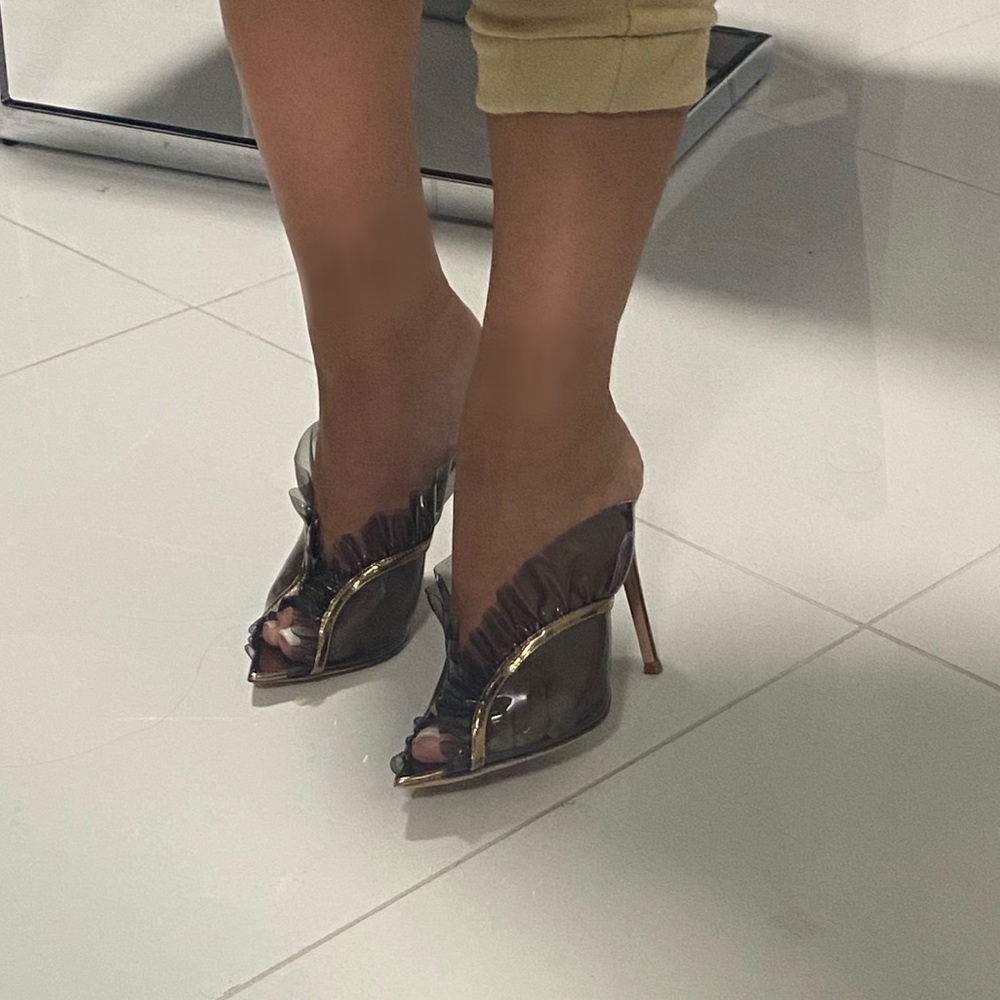 Gianvito Rossi -Ofelia Ruffle Trim PVC Mule- Sz 40 - Picture 6 of 8